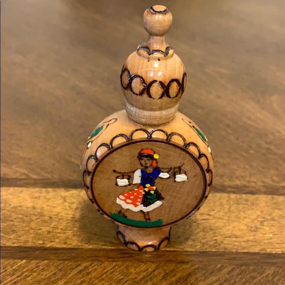 # 907 Vintage Rosa parfumerie .